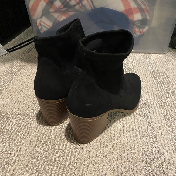 Black Suede boots - Picture 2 of 2